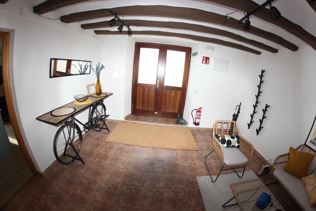 La Casa Del Cura Villa Aberin Bagian luar foto