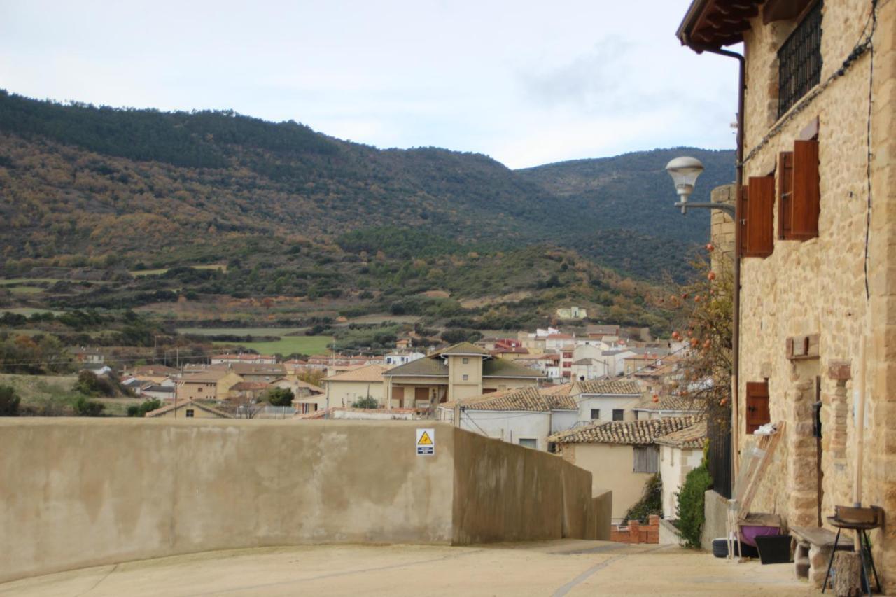 La Casa Del Cura Villa Aberin Bagian luar foto